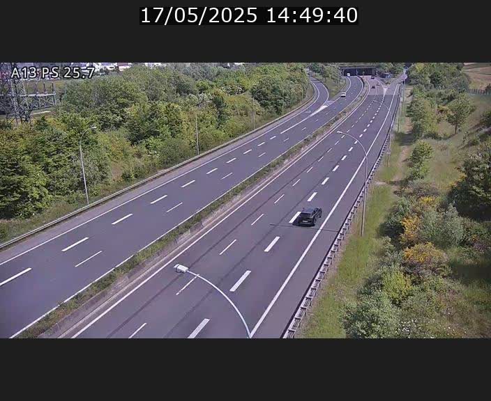 <h2>Traffic live webcam Luxembourg Frisange - A13 direction Allemagne - BK 26</h2>
