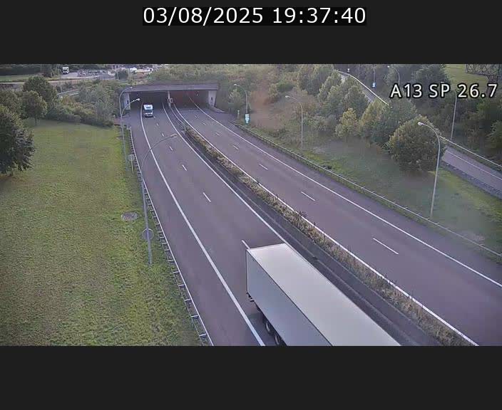 <h2>Traffic live webcam Luxembourg Frisange - A13 direction Luxembourg-ville - BK 26.7</h2>