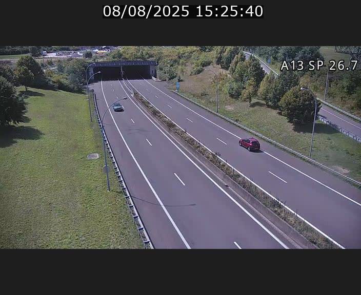 <h2>Traffic live webcam Luxembourg Frisange - A13 direction Luxembourg-ville - BK 26.7</h2>