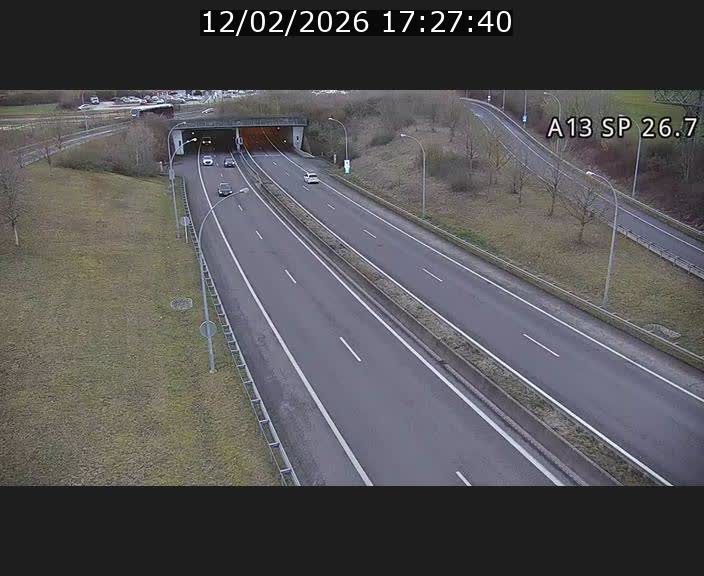 <h2>Traffic live webcam Luxembourg Frisange - A13 direction Luxembourg-ville - BK 26.7</h2>