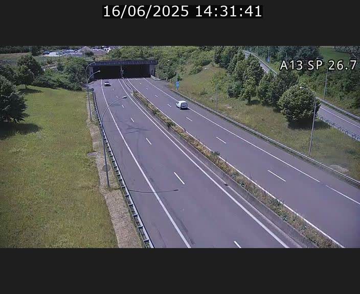 Traffic live webcam Luxembourg Frisange - A13 direction Luxembourg-ville - BK 26.7