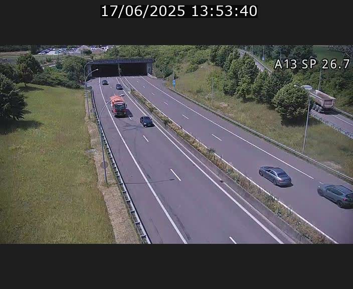 <h2>Traffic live webcam Luxembourg Frisange - A13 direction Luxembourg-ville - BK 26.7</h2>