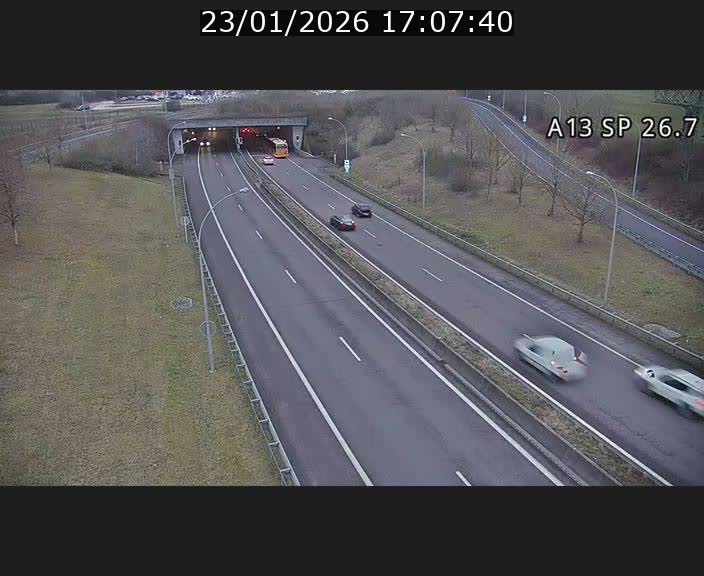 <h2>Traffic live webcam Luxembourg Frisange - A13 direction Luxembourg-ville - BK 26.7</h2>