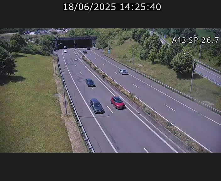 <h2>Traffic live webcam Luxembourg Frisange - A13 direction Luxembourg-ville - BK 26.7</h2>