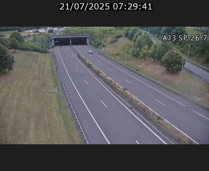 <h2>Traffic live webcam Luxembourg Frisange - A13 direction Luxembourg-ville - BK 26.7</h2>
