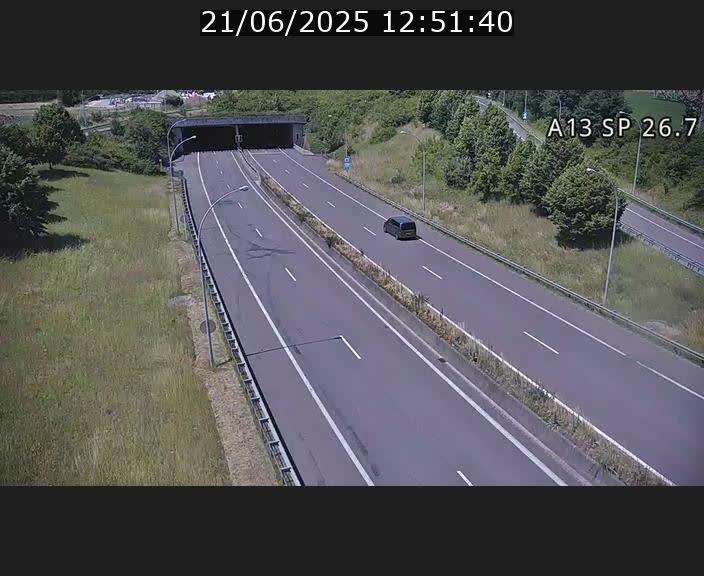 <h2>Traffic live webcam Luxembourg Frisange - A13 direction Luxembourg-ville - BK 26.7</h2>