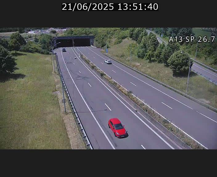 <h2>Traffic live webcam Luxembourg Frisange - A13 direction Luxembourg-ville - BK 26.7</h2>