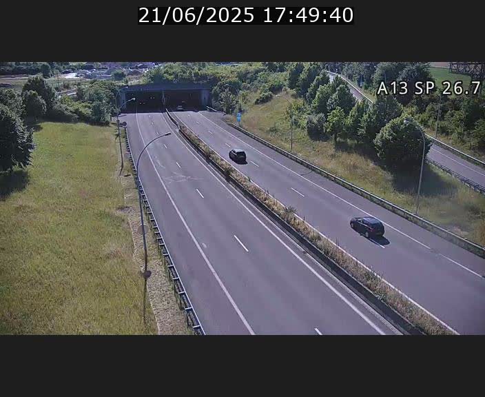 <h2>Traffic live webcam Luxembourg Frisange - A13 direction Luxembourg-ville - BK 26.7</h2>