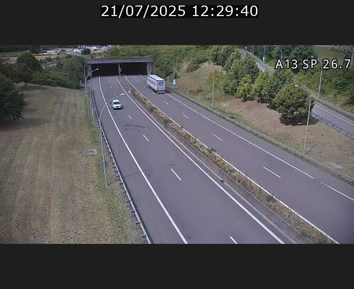 <h2>Traffic live webcam Luxembourg Frisange - A13 direction Luxembourg-ville - BK 26.7</h2>