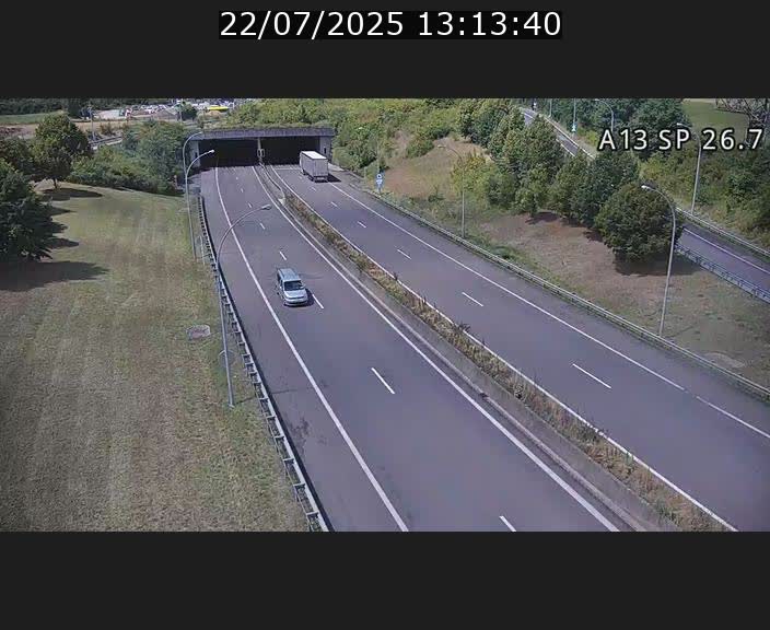 <h2>Traffic live webcam Luxembourg Frisange - A13 direction Luxembourg-ville - BK 26.7</h2>