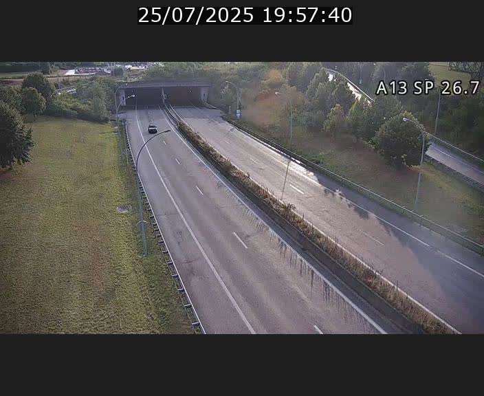 <h2>Traffic live webcam Luxembourg Frisange - A13 direction Luxembourg-ville - BK 26.7</h2>