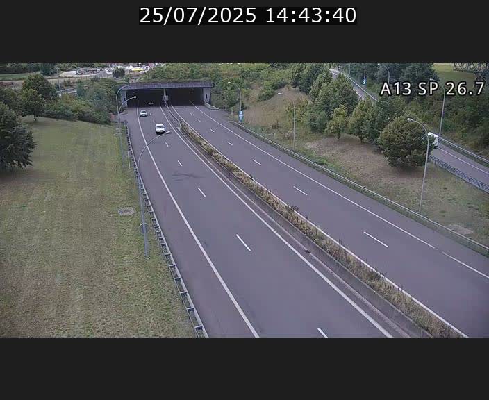 <h2>Traffic live webcam Luxembourg Frisange - A13 direction Luxembourg-ville - BK 26.7</h2>
