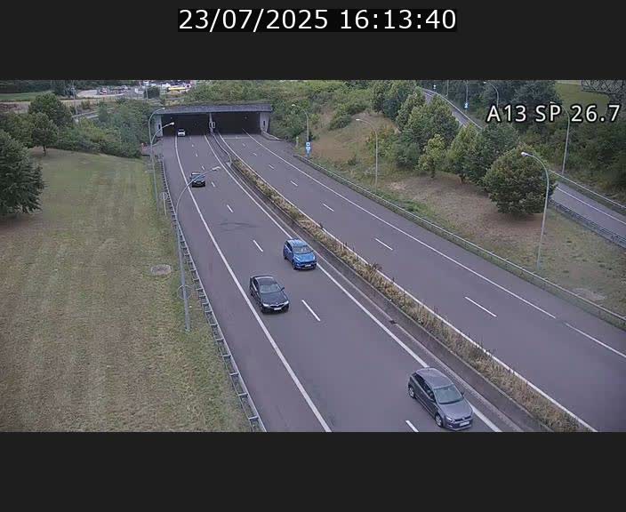 <h2>Traffic live webcam Luxembourg Frisange - A13 direction Luxembourg-ville - BK 26.7</h2>