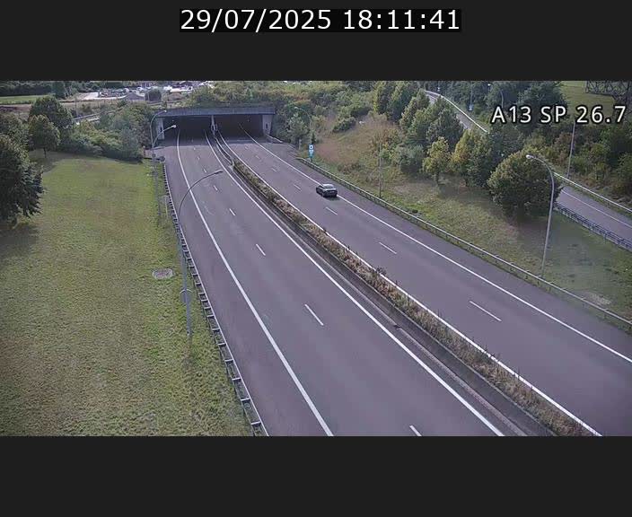 <h2>Traffic live webcam Luxembourg Frisange - A13 direction Luxembourg-ville - BK 26.7</h2>