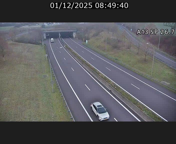 <h2>Traffic live webcam Luxembourg Frisange - A13 direction Luxembourg-ville - BK 26.7</h2>
