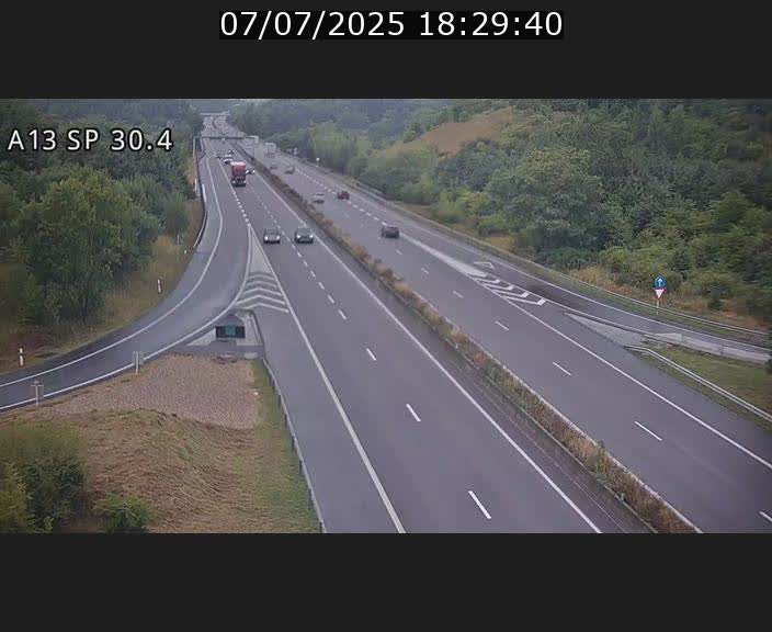 Traffic live webcam Luxembourg Altwies - A13 direction Luxembourg-ville - BK 30.4