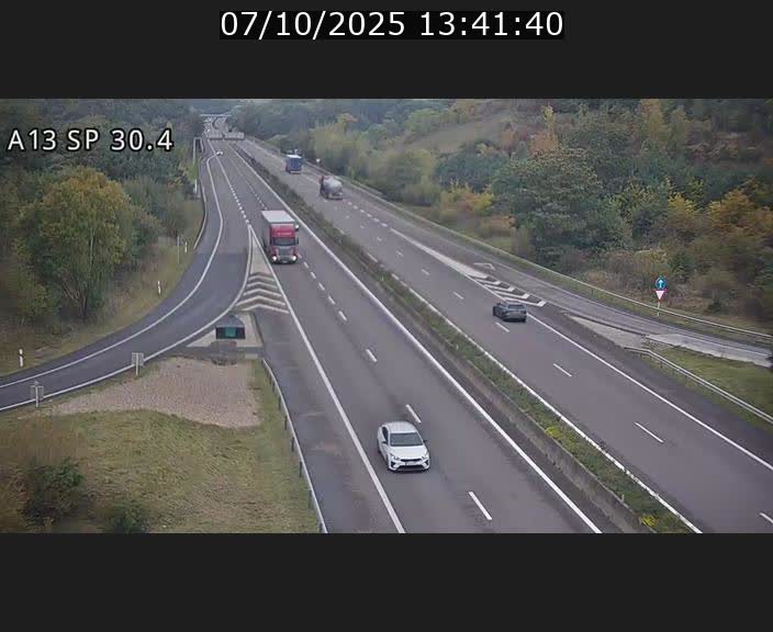 <h2>Traffic live webcam Luxembourg Altwies - A13 direction Luxembourg-ville - BK 30.4</h2>