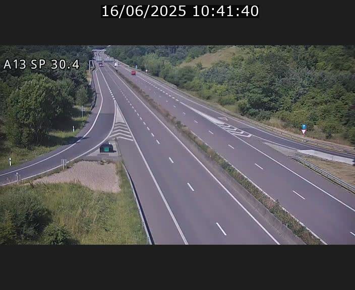 Traffic live webcam Luxembourg Altwies - A13 direction Luxembourg-ville - BK 30.4