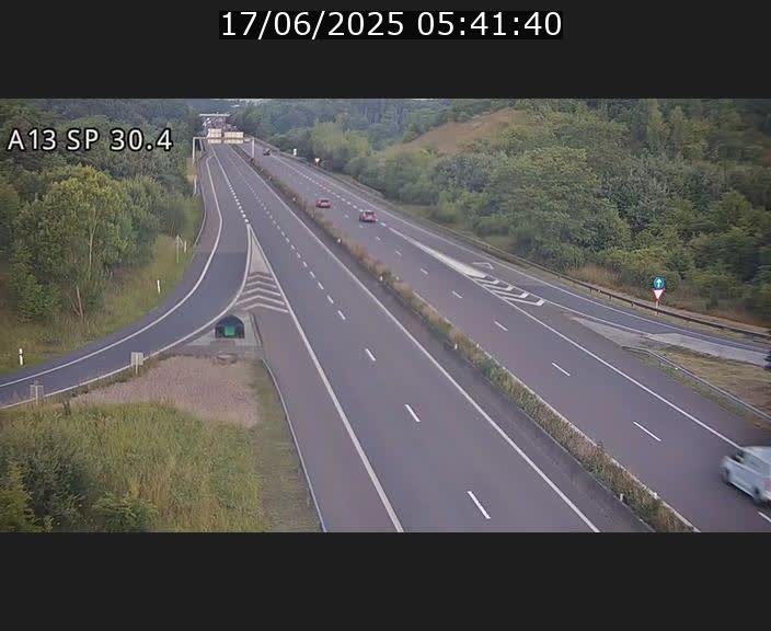 Traffic live webcam Luxembourg Altwies - A13 direction Luxembourg-ville - BK 30.4