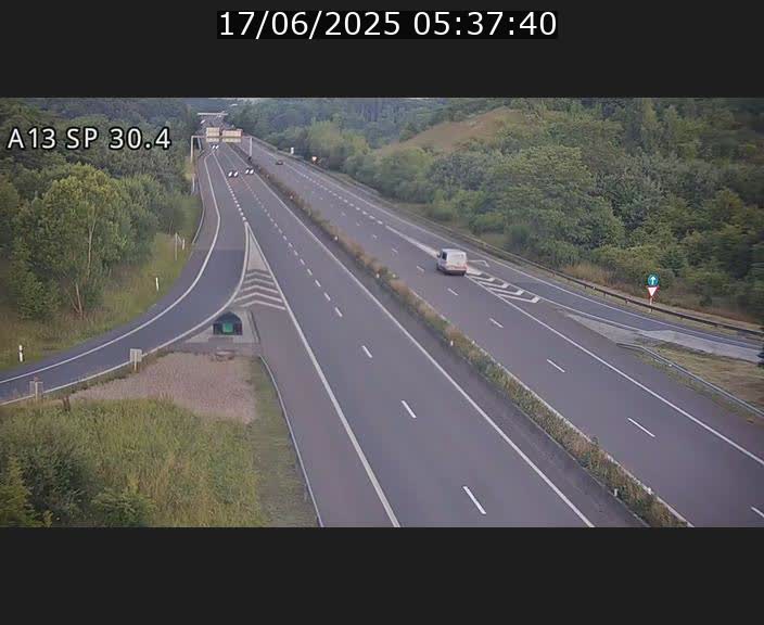 Traffic live webcam Luxembourg Altwies - A13 direction Luxembourg-ville - BK 30.4