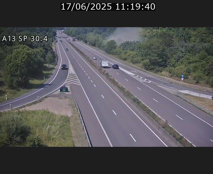 <h2>Traffic live webcam Luxembourg Altwies - A13 direction Luxembourg-ville - BK 30.4</h2>