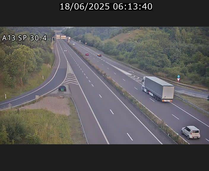 <h2>Traffic live webcam Luxembourg Altwies - A13 direction Luxembourg-ville - BK 30.4</h2>