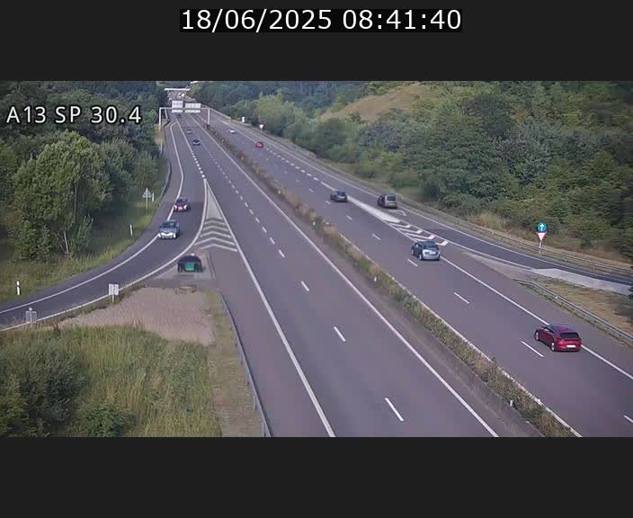 Traffic live webcam Luxembourg Altwies - A13 direction Luxembourg-ville - BK 30.4