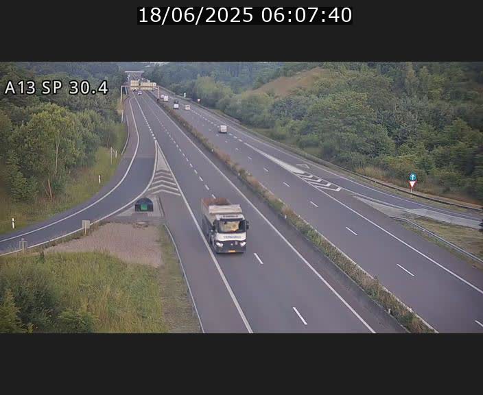 <h2>Traffic live webcam Luxembourg Altwies - A13 direction Luxembourg-ville - BK 30.4</h2>