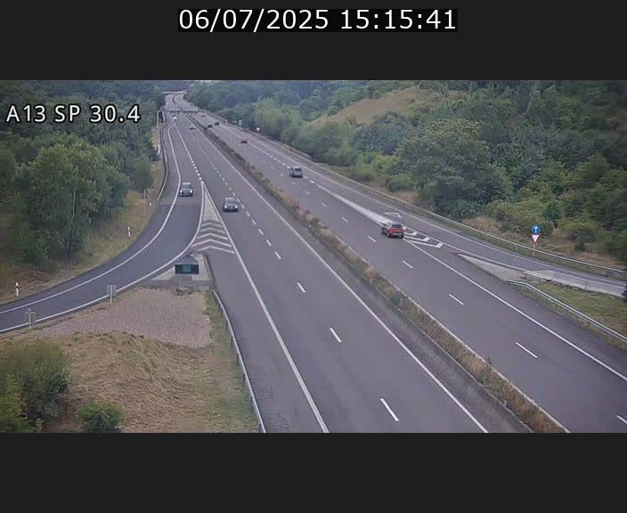 Traffic live webcam Luxembourg Altwies - A13 direction Luxembourg-ville - BK 30.4