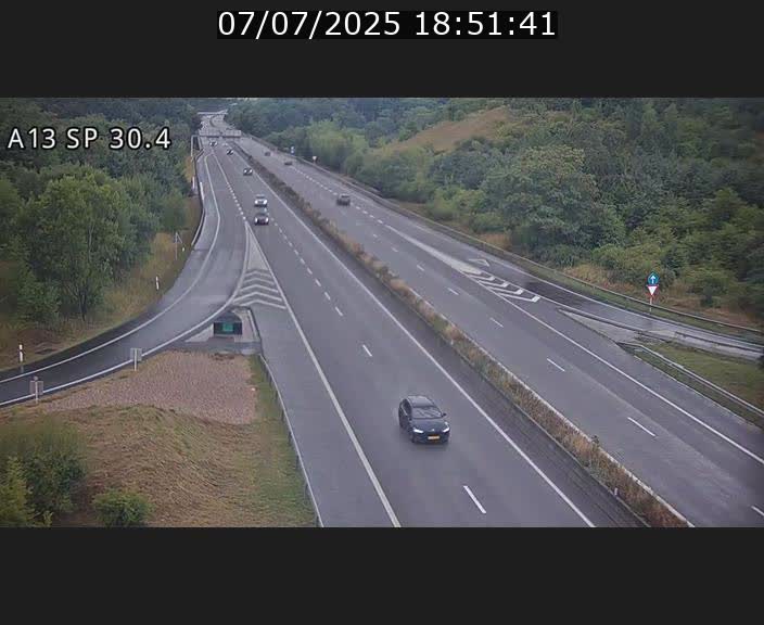 Traffic live webcam Luxembourg Altwies - A13 direction Luxembourg-ville - BK 30.4