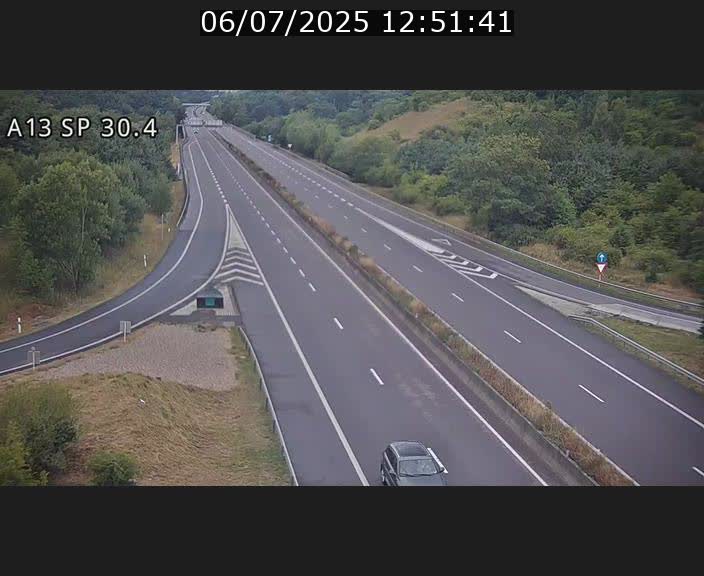 Traffic live webcam Luxembourg Altwies - A13 direction Luxembourg-ville - BK 30.4