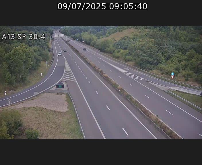 Traffic live webcam Luxembourg Altwies - A13 direction Luxembourg-ville - BK 30.4