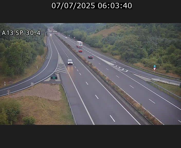 Traffic live webcam Luxembourg Altwies - A13 direction Luxembourg-ville - BK 30.4