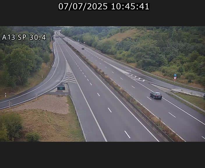 Traffic live webcam Luxembourg Altwies - A13 direction Luxembourg-ville - BK 30.4