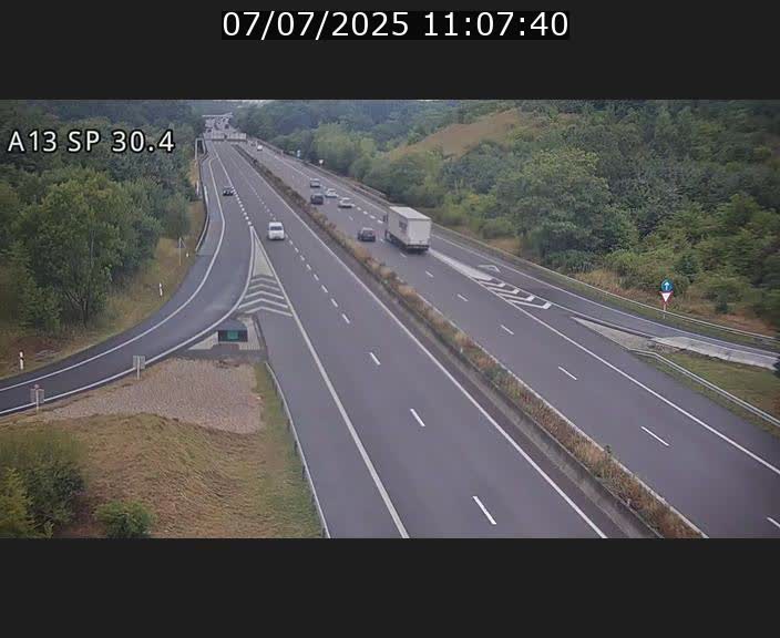 Traffic live webcam Luxembourg Altwies - A13 direction Luxembourg-ville - BK 30.4
