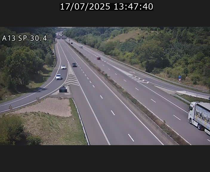Traffic live webcam Luxembourg Altwies - A13 direction Luxembourg-ville - BK 30.4