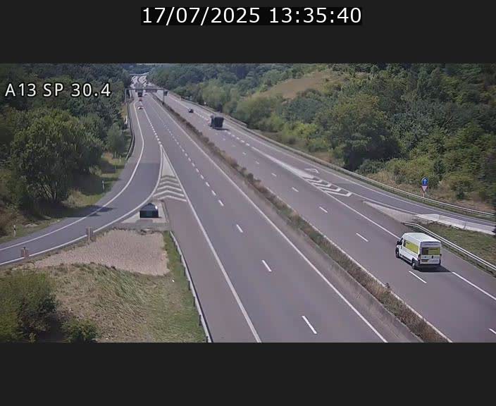 Traffic live webcam Luxembourg Altwies - A13 direction Luxembourg-ville - BK 30.4
