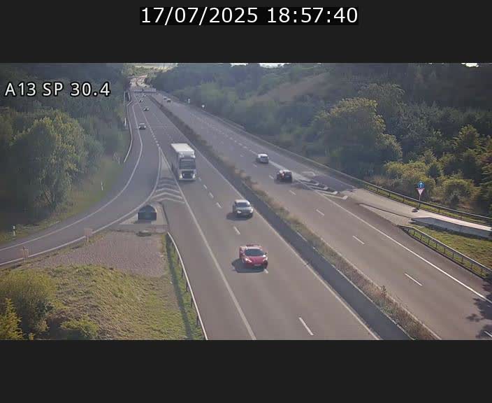 Traffic live webcam Luxembourg Altwies - A13 direction Luxembourg-ville - BK 30.4