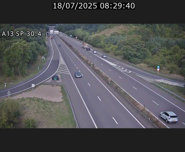 Traffic live webcam Luxembourg Altwies - A13 direction Luxembourg-ville - BK 30.4