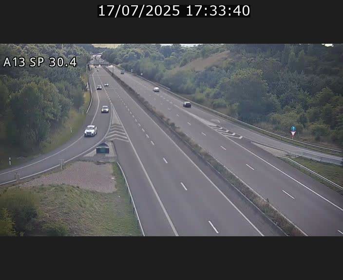 Traffic live webcam Luxembourg Altwies - A13 direction Luxembourg-ville - BK 30.4