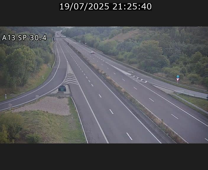 Traffic live webcam Luxembourg Altwies - A13 direction Luxembourg-ville - BK 30.4