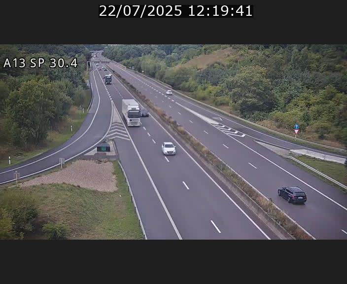Traffic live webcam Luxembourg Altwies - A13 direction Luxembourg-ville - BK 30.4