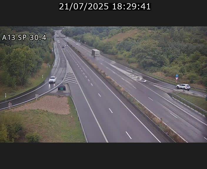 Traffic live webcam Luxembourg Altwies - A13 direction Luxembourg-ville - BK 30.4