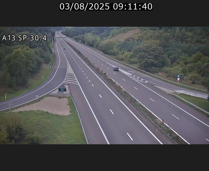 Traffic live webcam Luxembourg Altwies - A13 direction Luxembourg-ville - BK 30.4