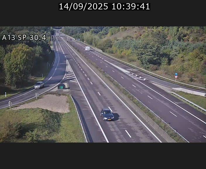 Traffic live webcam Luxembourg Altwies - A13 direction Luxembourg-ville - BK 30.4