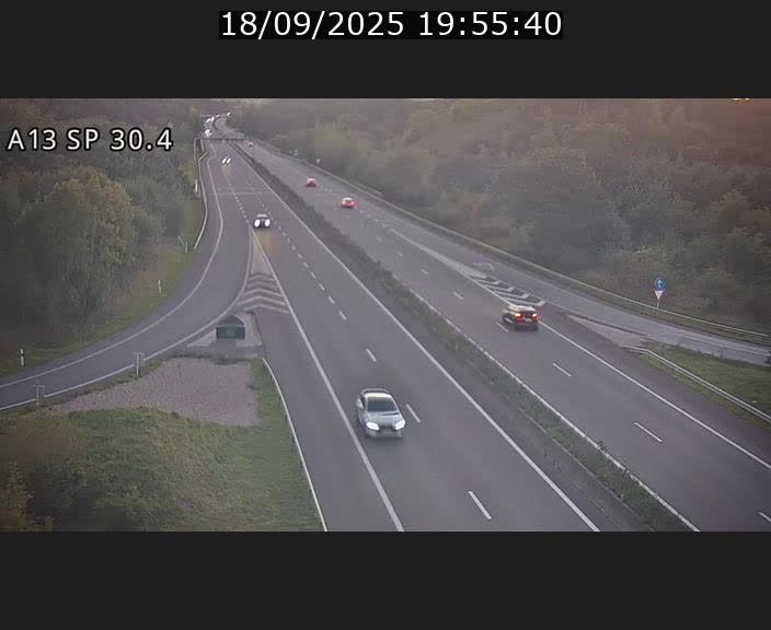 Traffic live webcam Luxembourg Altwies - A13 direction Luxembourg-ville - BK 30.4