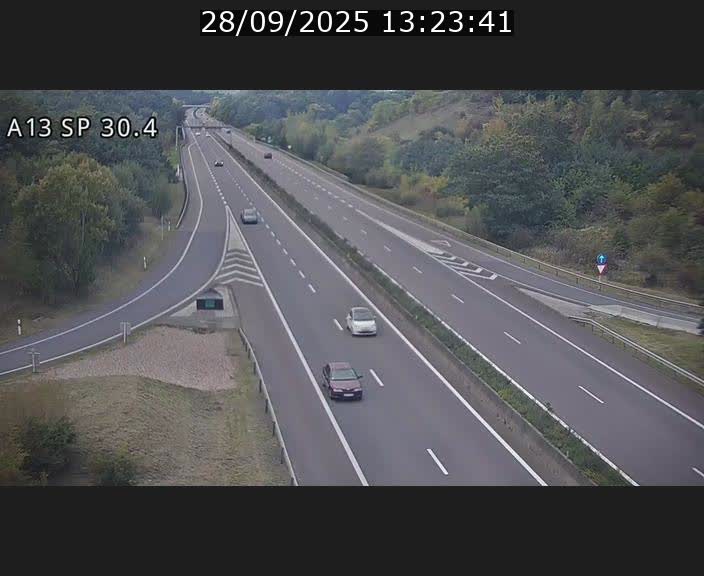 Traffic live webcam Luxembourg Altwies - A13 direction Luxembourg-ville - BK 30.4