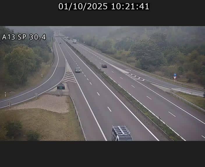 Traffic live webcam Luxembourg Altwies - A13 direction Luxembourg-ville - BK 30.4