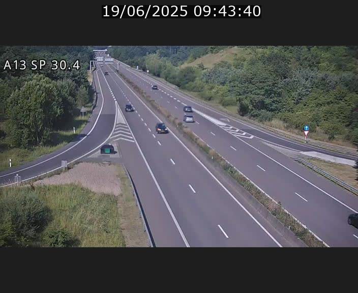 <h2>Traffic live webcam Luxembourg Altwies - A13 direction Luxembourg-ville - BK 30.4</h2>