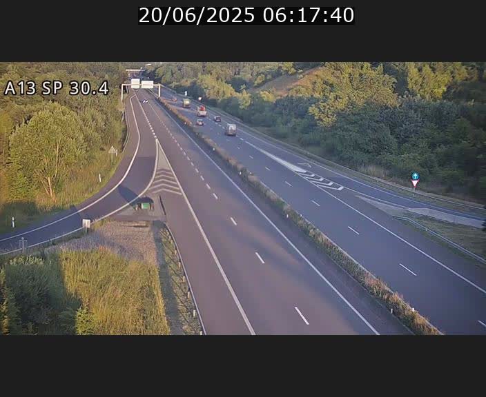 <h2>Traffic live webcam Luxembourg Altwies - A13 direction Luxembourg-ville - BK 30.4</h2>